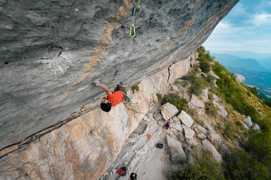 Stefano Ghisolfi encadena su 12º 9b con Ratstaman Vibrations