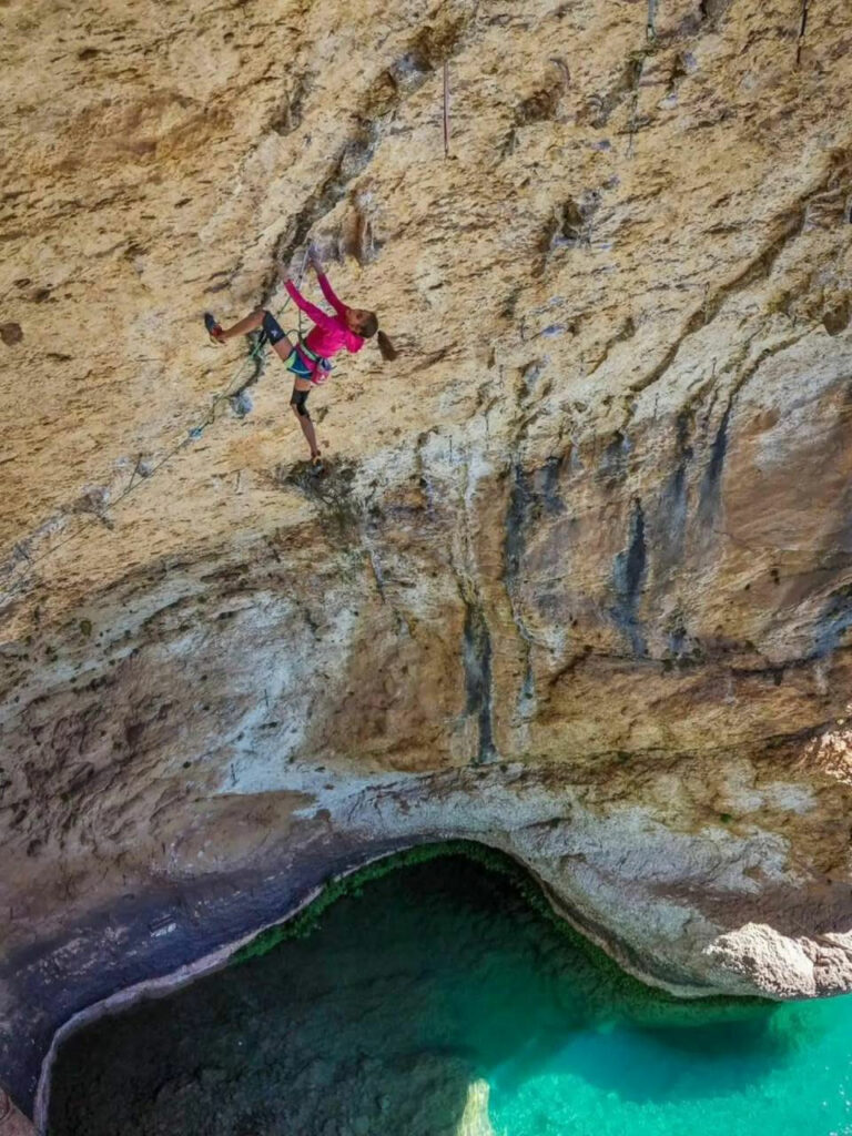Rogora encadena ‘Così fan tutte’ 8c+ a vista en Rodellar
