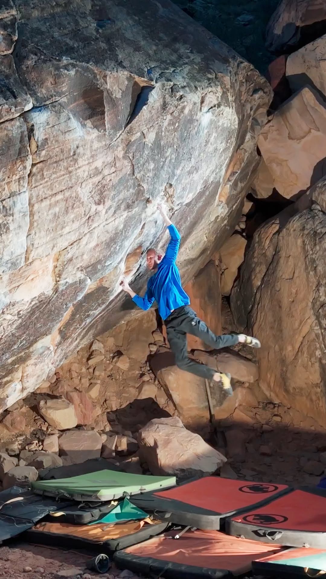 Video del encadenamiento de Jakob Schubert en Shaolin 9A/V17